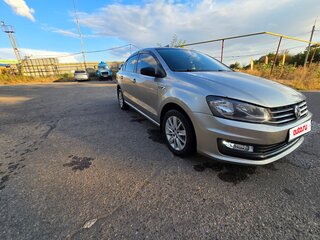 2019 Volkswagen Polo V Рестайлинг, серебристый, 890000 рублей, вид 3