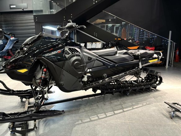 2025 BRP Ski-Doo Summit 850, чёрный, 2990000 рублей - вид 4