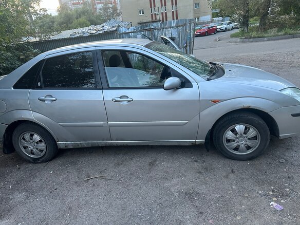 2004 Ford Focus I Рестайлинг, серебристый - вид 2