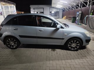 2006 Kia Rio II, серебристый, 520000 рублей, вид 2