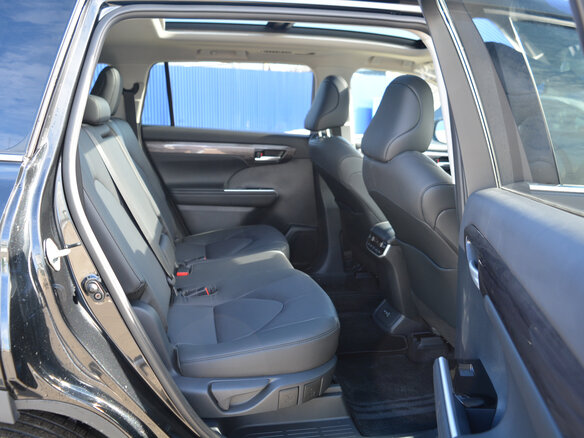 2025 Toyota Highlander IV (XU70), чёрный, 5149000 рублей - вид 11