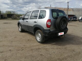 2016 Chevrolet Niva I Рестайлинг, серебристый, 520000 рублей, вид 4
