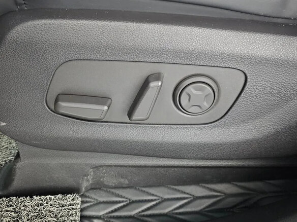 2025 Kia Carnival IV Рестайлинг, серебристый, 7400001 рублей - вид 27