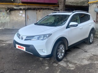 2014 Toyota RAV4 IV (XA40), белый, 2200000 рублей, вид 1