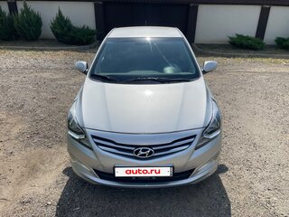 2015 Hyundai Solaris I Рестайлинг, серебристый, 795000 рублей, вид 2