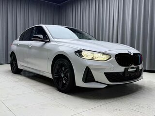 2022 BMW 1 серии 120i III (F52) Рестайлинг, белый, 2177109 рублей, вид 3
