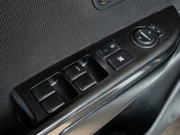 2012 Kia Rio 5-speed III, белый - вид 21