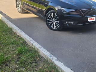 2016 Skoda Superb III, чёрный, 2400000 рублей, вид 4