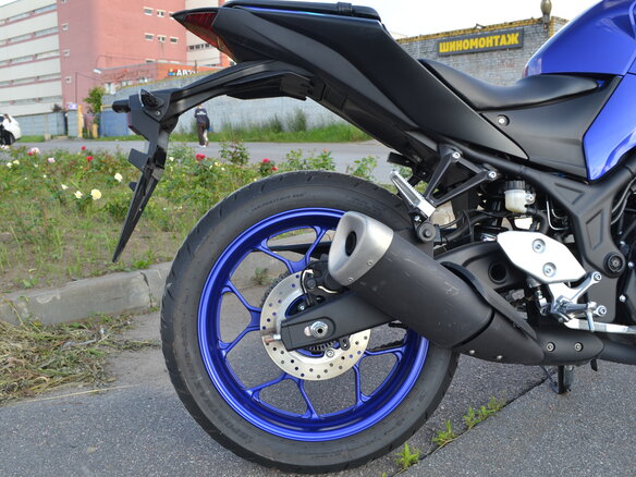 2023 Yamaha MT-03, белый - вид 9