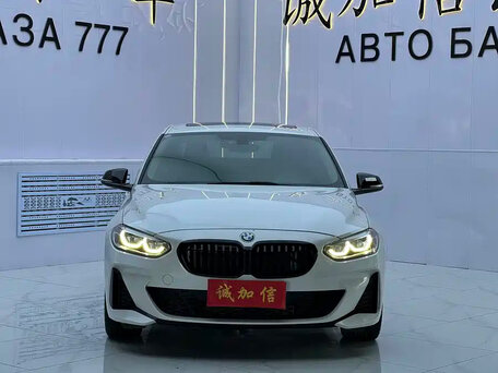 2023 BMW 1 серии 120i III (F52) Рестайлинг, белый, 1700000 рублей, вид 2