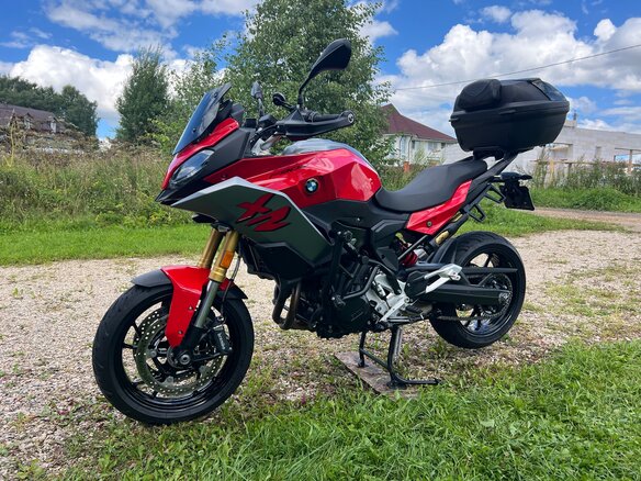 2020 BMW F 900 XR, красный, 950000 рублей - вид 1