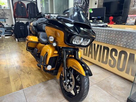 2024 Harley-Davidson Road Glide Limited, золотистый, 2500000 рублей, вид 3