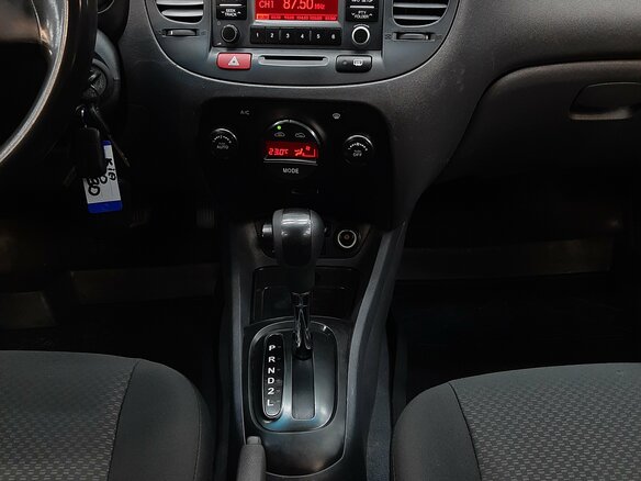 2011 Kia Rio II Рестайлинг, бежевый - вид 14