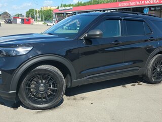 2020 Ford Explorer VI, чёрный, 5100000 рублей, вид 4