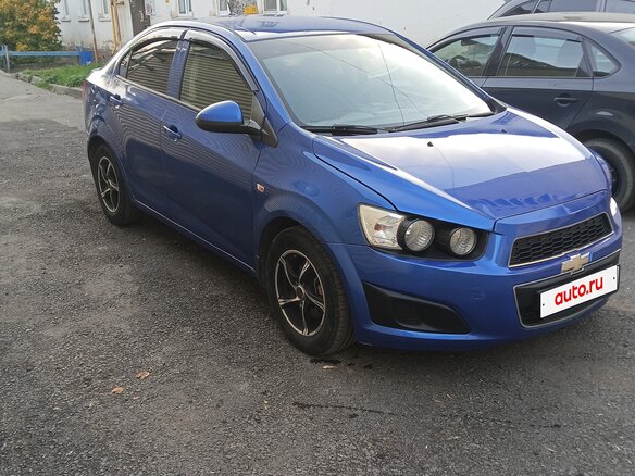 2013 Chevrolet Aveo II, синий, 600000 рублей - вид 1