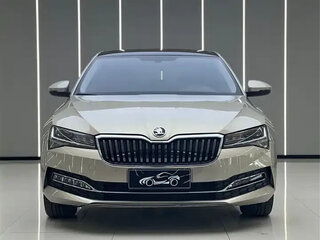 2022 Skoda Superb III Рестайлинг, бежевый, 1576000 рублей, вид 2