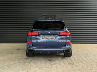 2021 BMW X5 M50d IV (G05/G18), синий, 9499000 рублей, вид 4