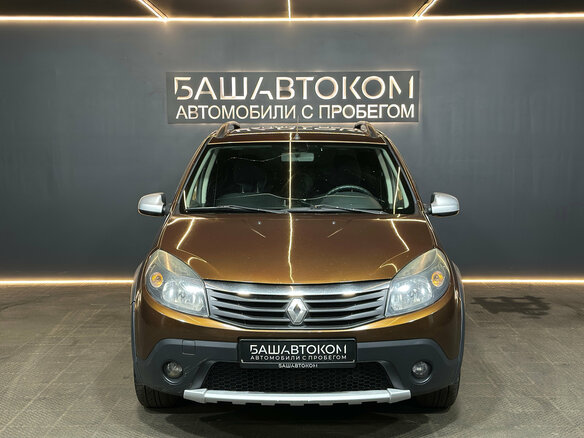 2013 Renault Sandero Stepway I, коричневый, 575000 рублей - вид 1