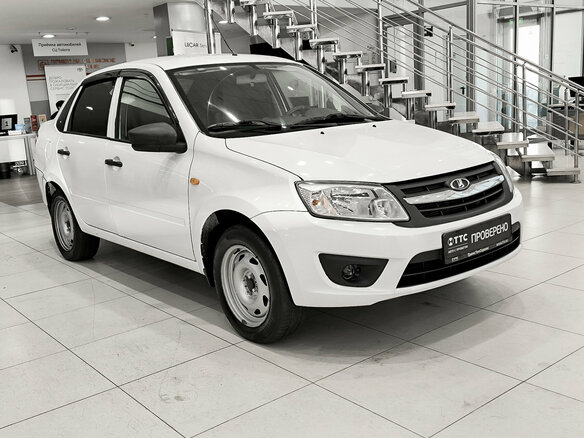2016 Lada (ВАЗ) Granta Sport I, белый, 399000 рублей - вид 2