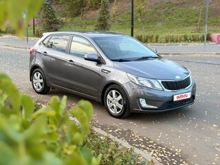 2013 Kia Rio 4-speed III, серый, 840000 рублей, вид 4