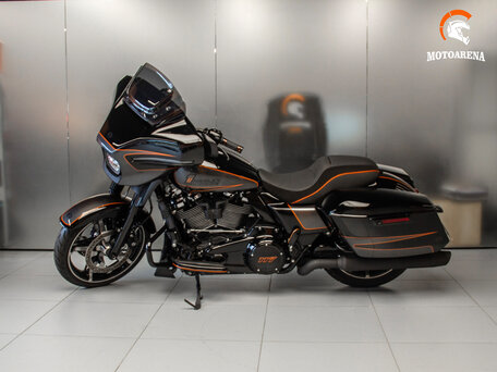 2024 Harley-Davidson Street Glide, чёрный, 2733704 рублей, вид 4