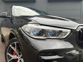 2021 BMW X5 30d IV (G05/G18), чёрный, 6490000 рублей, вид 4