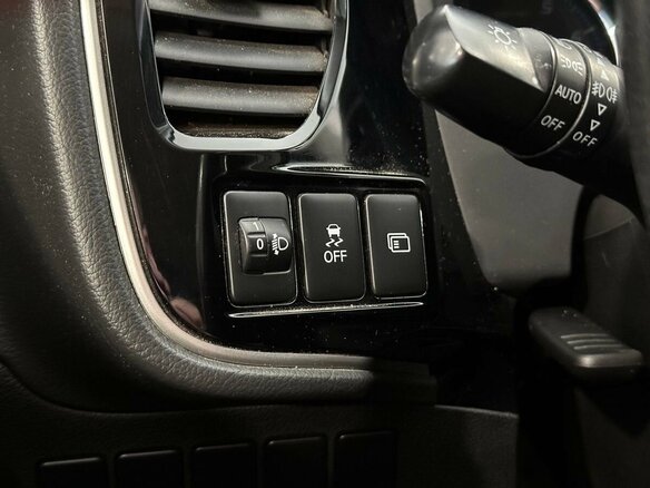 2018 Mitsubishi Outlander III Рестайлинг 2, белый, 1897000 рублей - вид 10