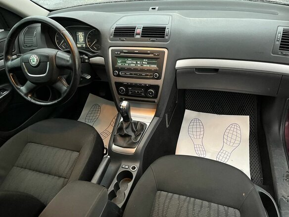 2009 Skoda Octavia Czech market II (A5) Рестайлинг, красный, 552000 рублей - вид 6