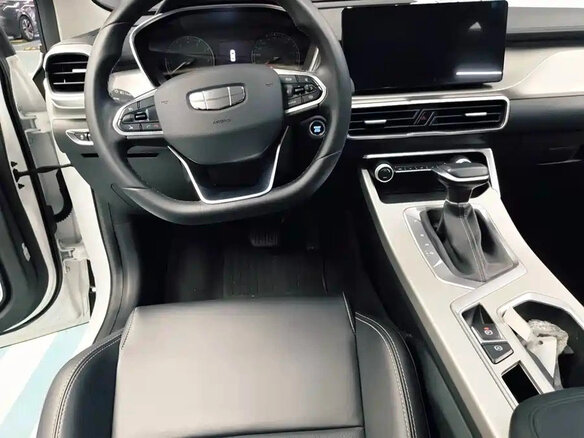 2025 Geely Binyue I Рестайлинг 2, белый, 1350000 рублей - вид 10