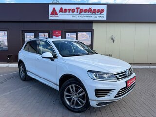 2016 Volkswagen Touareg II Рестайлинг, белый, 2350000 рублей, вид 3