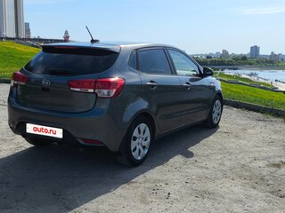 2017 Kia Rio III Рестайлинг, серый, 1120000 рублей, вид 2