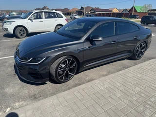 2020 Volkswagen Arteon I, чёрный, 3190000 рублей, вид 2
