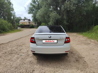 2019 Skoda Octavia III (A7) Рестайлинг, белый, 2400000 рублей, вид 5