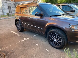 2015 Skoda Yeti I Рестайлинг, коричневый, 1350000 рублей, вид 4