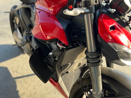 2022 Ducati Streetfighter V2, красный, 1000000 рублей, вид 3