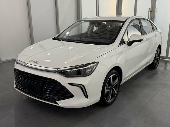2025 BAIC U5 Plus, белый, 2900000 рублей - вид 2