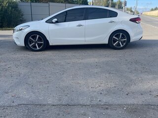 2018 Kia Cerato III Рестайлинг (Classic), белый, 1190000 рублей, вид 2