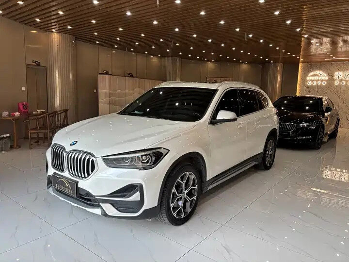 Открыть фотографии: BMW X1 II (F48) Рестайлинг