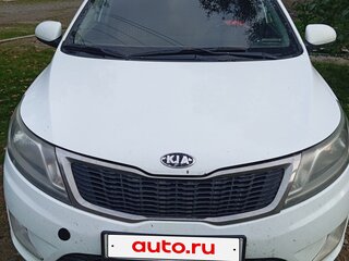 2013 Kia Rio III, белый, 900000 рублей, вид 1