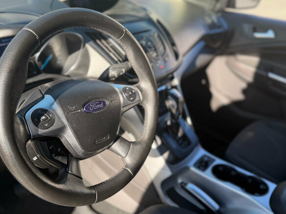 2013 Ford Kuga II, чёрный - вид 3