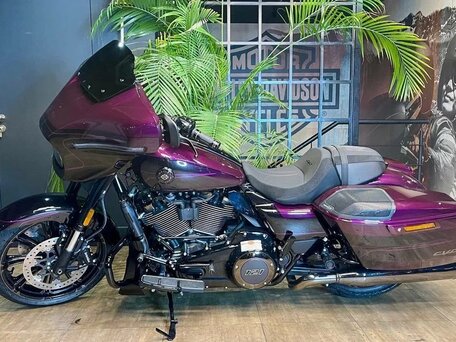 2025 Harley-Davidson CVO Street Glide, фиолетовый, 5850000 рублей, вид 2