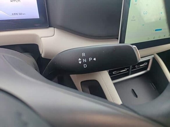 2025 BYD Yuan Up 32 kWh, белый - вид 15