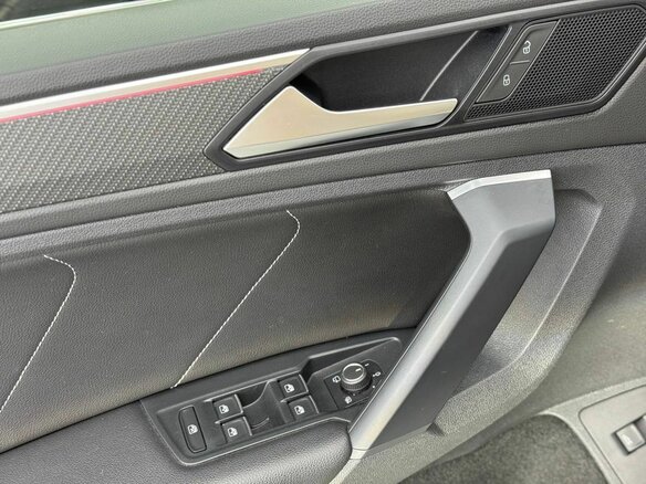 2021 Volkswagen Tiguan II Рестайлинг, белый, 4200000 рублей - вид 8