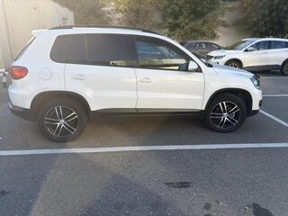 2011 Volkswagen Tiguan I Рестайлинг, белый, 1350000 рублей, вид 1