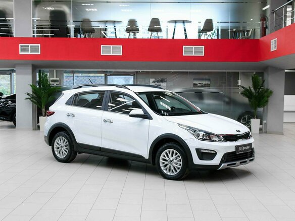 2020 Kia Rio X-Line IV, белый, 1450000 рублей - вид 2