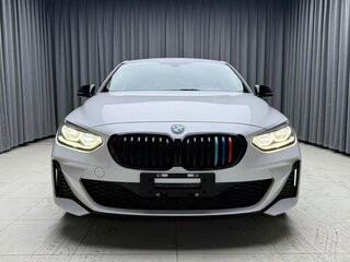 2022 BMW 1 серии 120i III (F52) Рестайлинг, белый, 2177109 рублей, вид 2