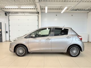 2017 Toyota Vitz III (XP130) Рестайлинг, серый, 1119000 рублей, вид 3