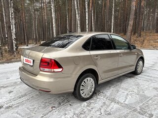2017 Volkswagen Polo V Рестайлинг, бежевый, 1299900 рублей, вид 5