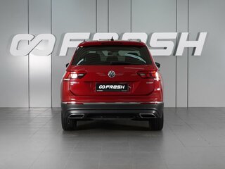 2019 Volkswagen Tiguan II, красный, 2479000 рублей, вид 4
