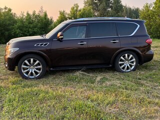 2011 Infiniti QX56 II, пурпурный, 2140000 рублей, вид 3